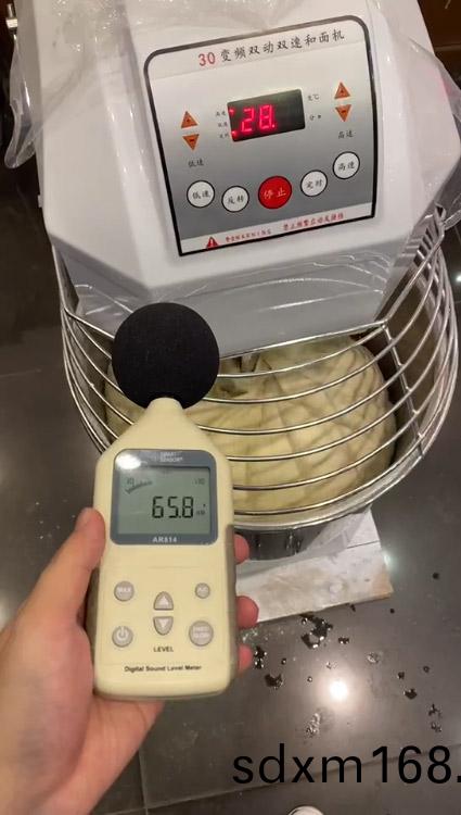 變頻雙(shuang)動雙速咊(he)麵機